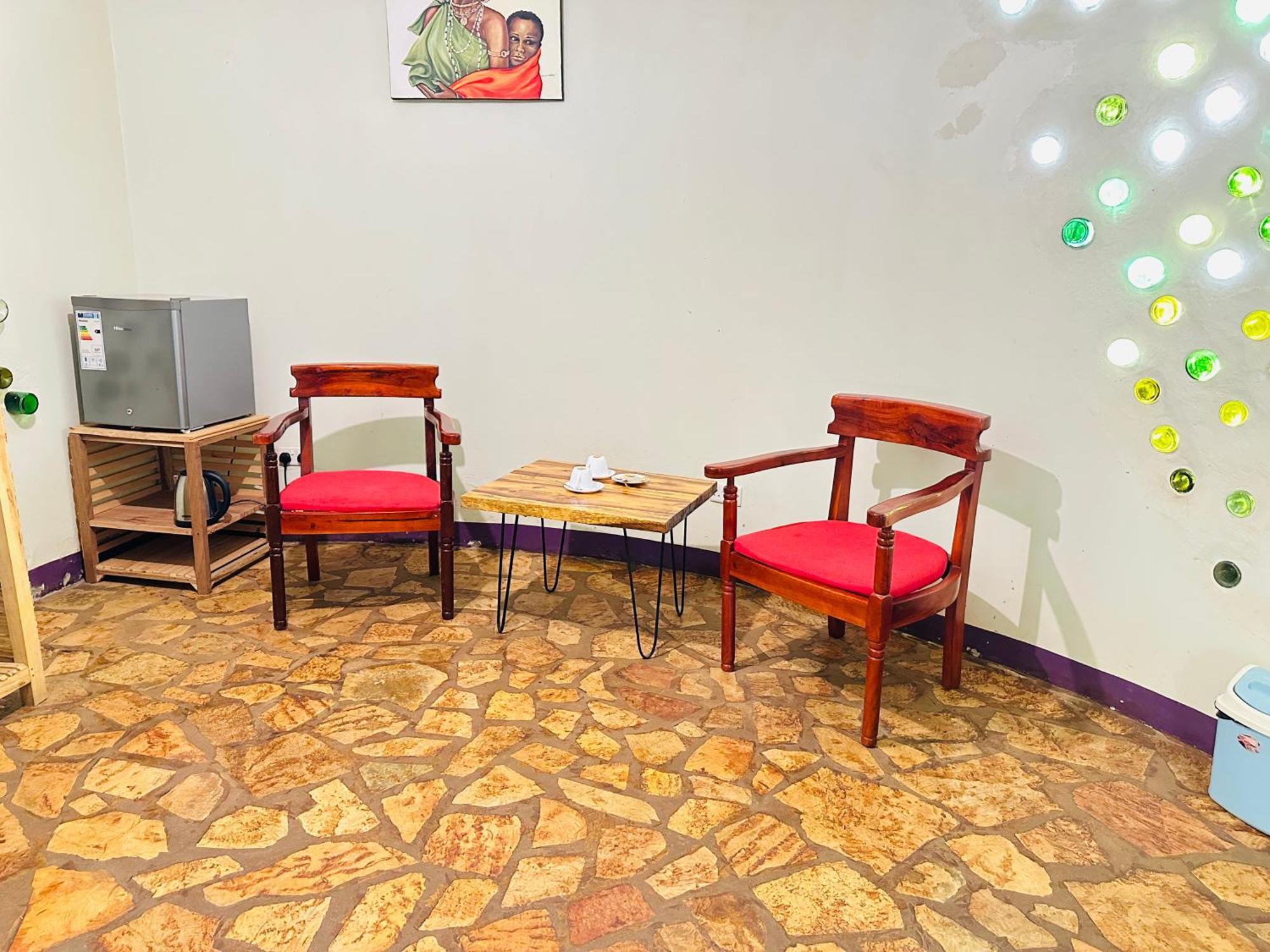 Afro Smile Hotel & Guest House Jinja Exterior foto