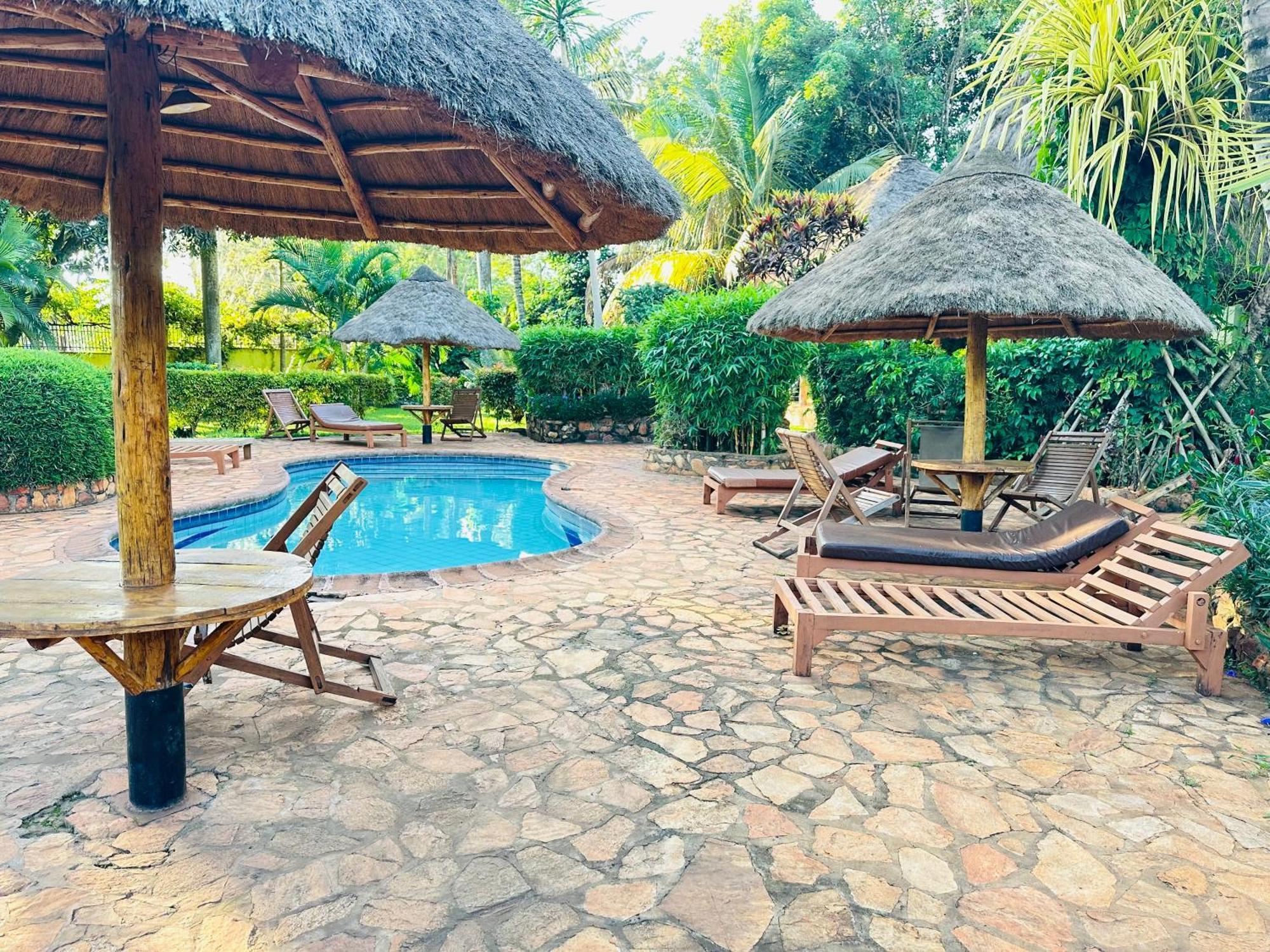 Afro Smile Hotel & Guest House Jinja Exterior foto